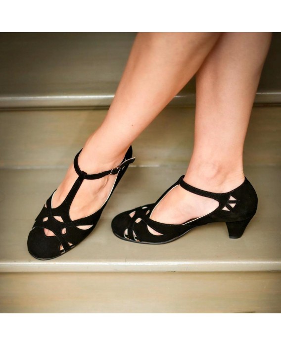 Black leather retro T-shaped high heels