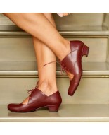 Burgundy leather vintage lace-up low heels