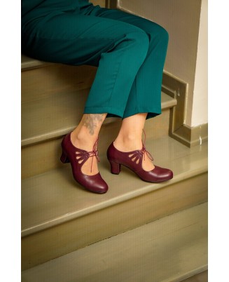 Elegant burgundy leather...