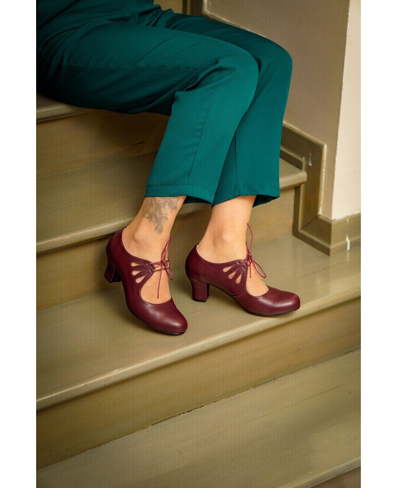 Elegant burgundy leather vintage lace-up high heels