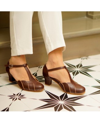 Comfortable Brown Leather Vintage T-Bar Pumps