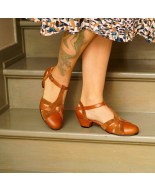 Brown leather vintage low-heeled shoes
