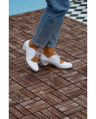 White Genuine Leather Vintage Lace-Up Shoes