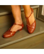Brown leather vintage T-strap low heels