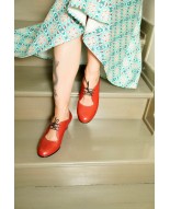 Red leather retro lace-up low heels