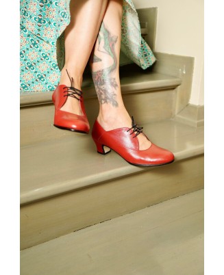 Red leather retro lace-up low heels