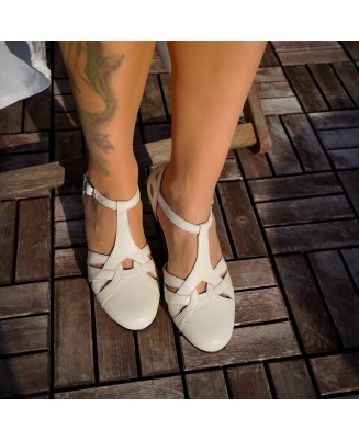 Ivory leather vintage T-strap low heels