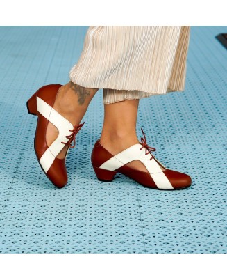 Brown and white leather vintage lace-up shoes